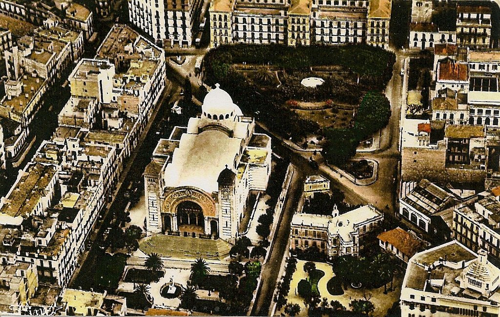 234-vue aerienne cathedrale.JPG